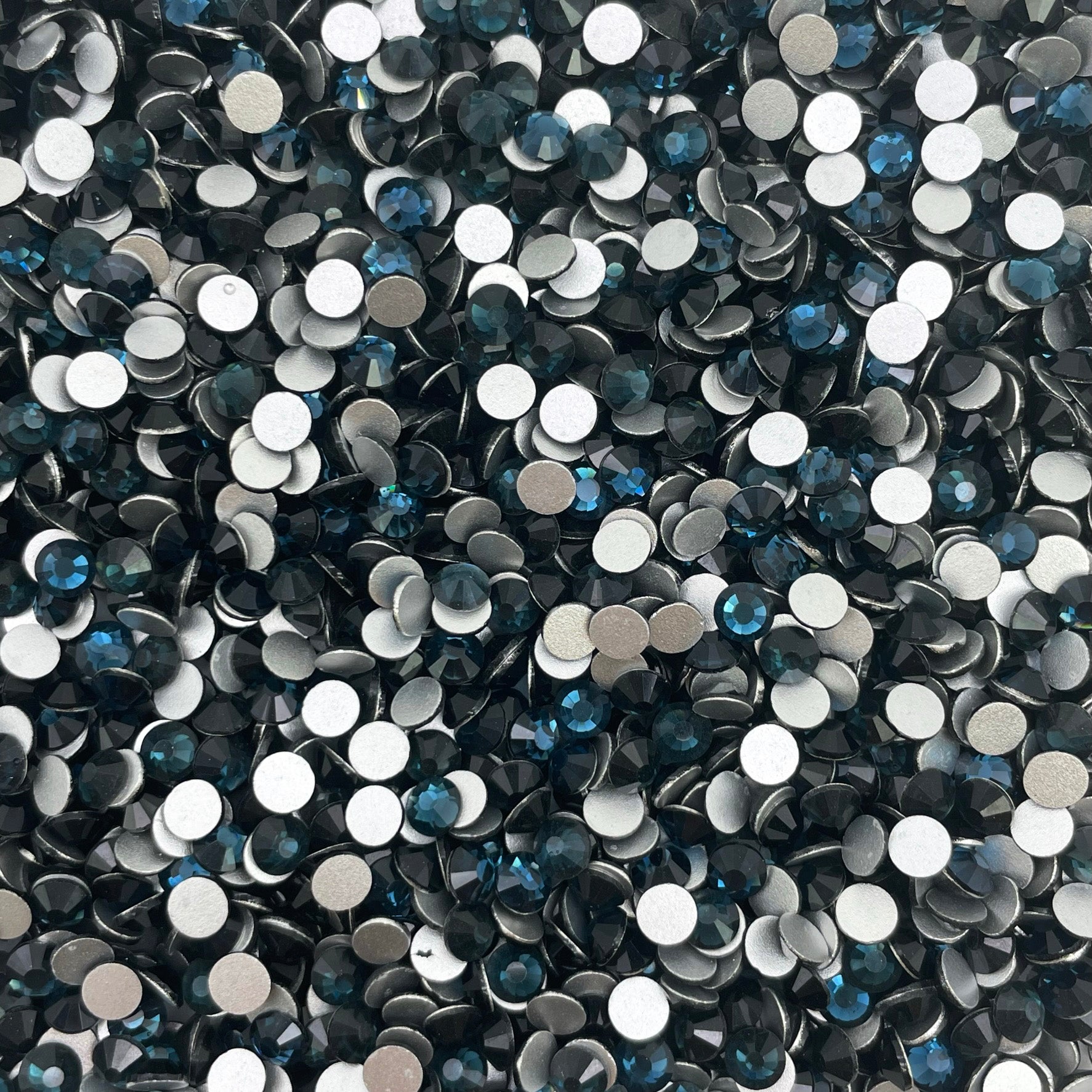 Montana | Wholesale | Glass Rhinestones