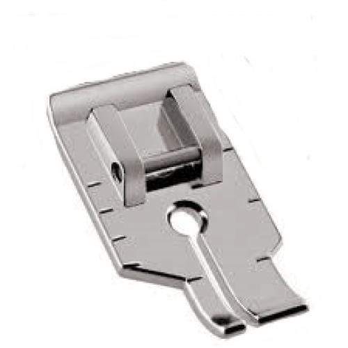 Brother SA125 1/4" Piecing Foot.