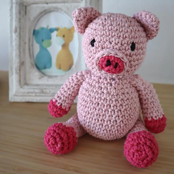 Hoooked Amigurumi DIY Kit w/ Eco Barbante Yarn - Piglet Maggie